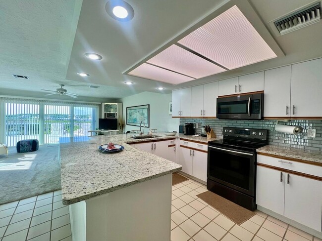 Foto del edificio - 2486 Harbour Cove Dr