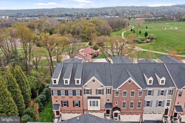 Foto del edificio - 196 Merrin Ln