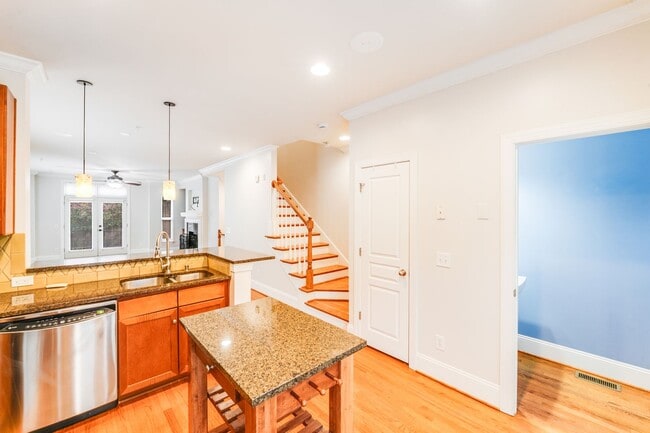 Building Photo - Luxury Elizabeth Condo – Gated Community w...