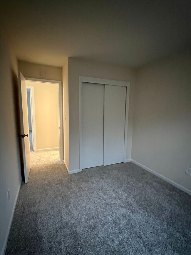 Foto del edificio - 3 bedroom Townhouse - Northampton School District