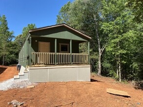 Building Photo - 980 Cedar Village Ln