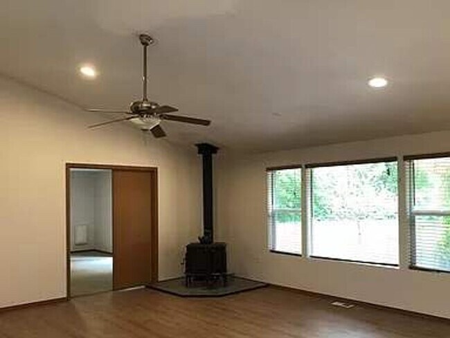 Foto del edificio - 4 Bedroom Home in Gig Harbor