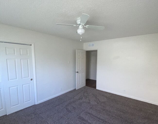 Building Photo - 5712 Stockdale Hwy