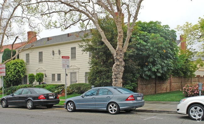 Building Photo - 133 S Bedford Dr