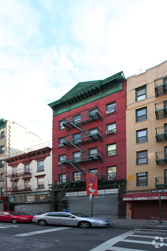 Building Photo - 28 Mott St