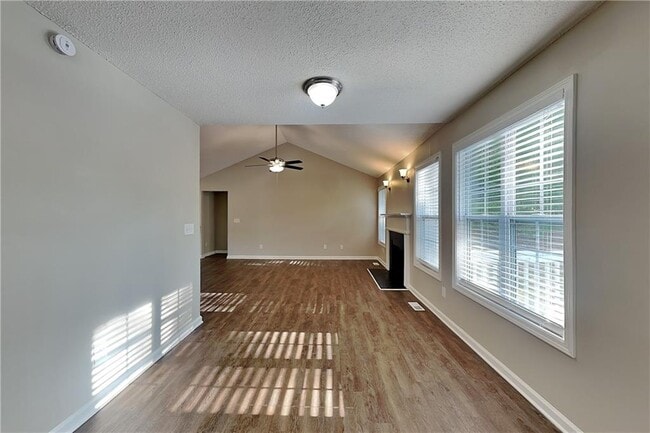 Building Photo - 58 Greenway Dr