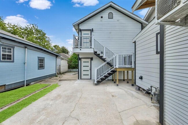 Foto del edificio - 2304 Chapman St