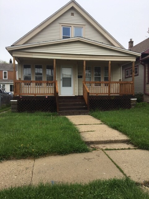Primary Photo - 2123 S 74th St