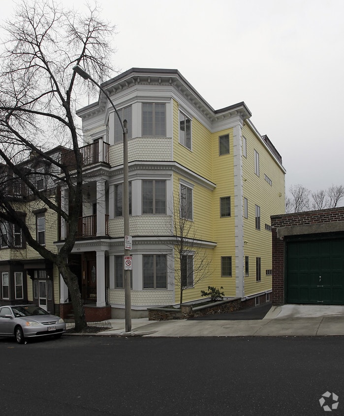 425 E 6th St, South Boston, MA 02127 Apartments in South Boston, MA