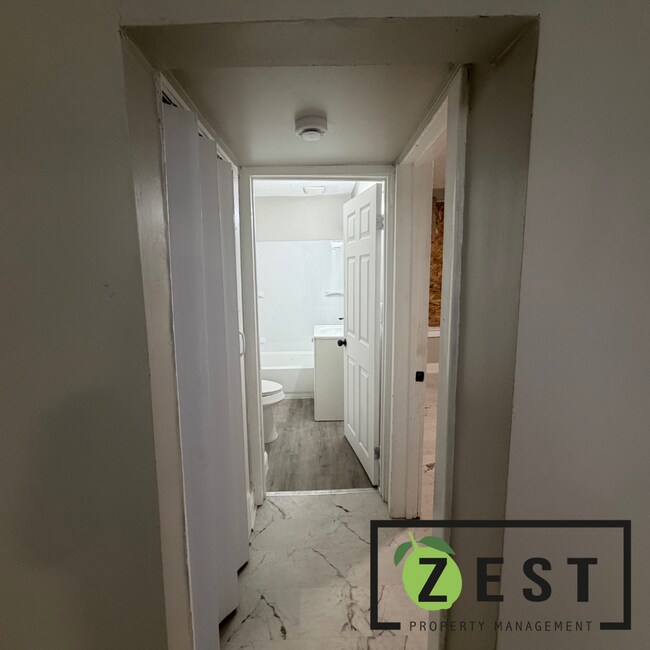 Foto del edificio - OPEN HOUSE- 4/4! 2PM-230PM! 2 BED + BONUS ROOM! 1 BATH HOME!