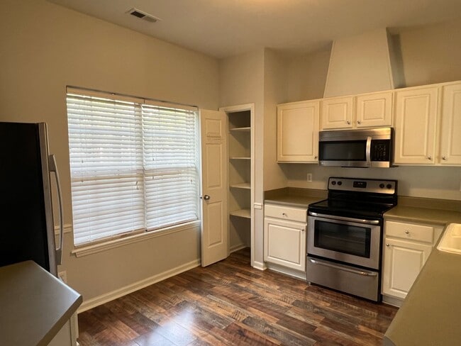Building Photo - 4325 Pine Springs Ct