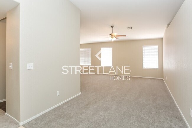 Foto del edificio - 3213 Snow Peak Dr
