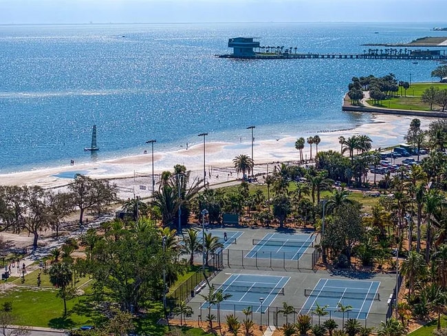 Building Photo - 1200 N Shore Dr NE