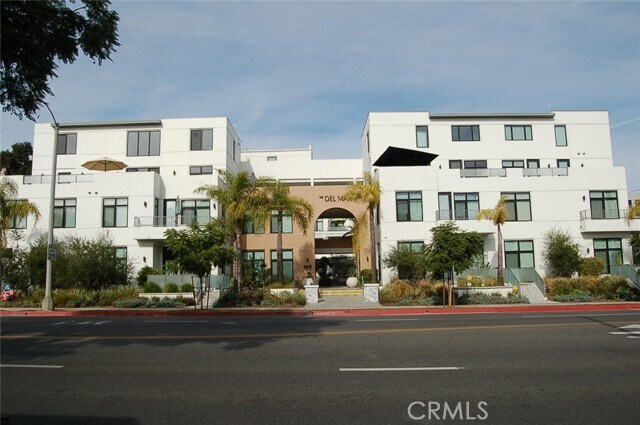 Foto del edificio - 399 E Del Mar Blvd