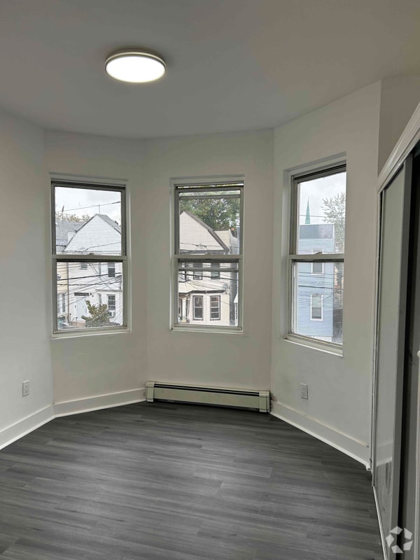 Building Photo - 181 Neptune Ave