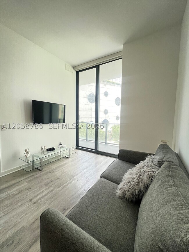 Foto del edificio - 501 NE 31st St