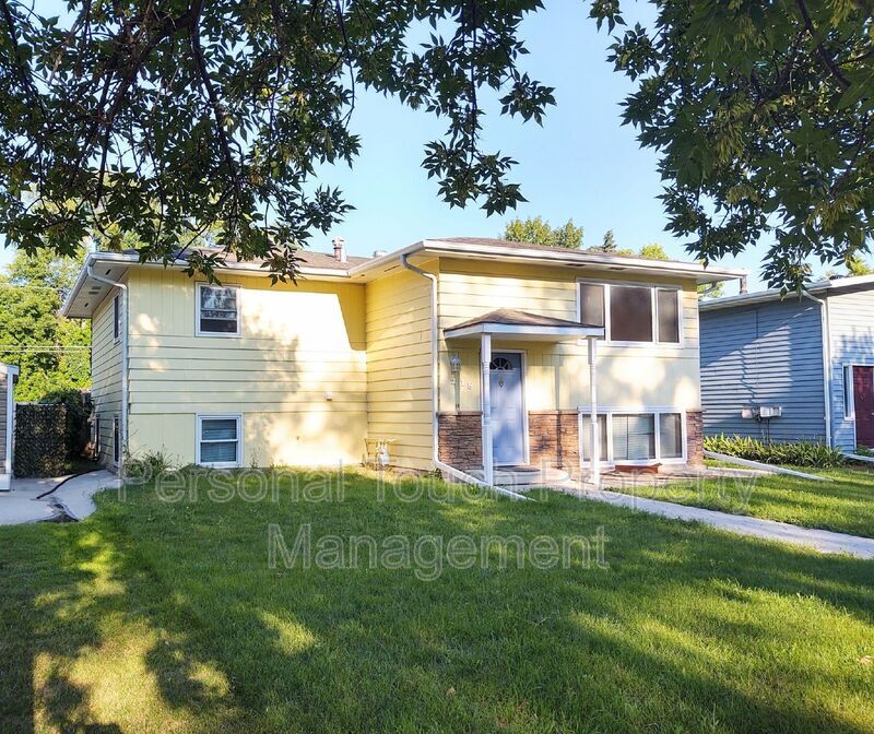 Primary Photo - 218 Morrison St
