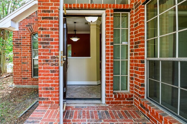 Foto del edificio - 17103 Carroll Lake Dr