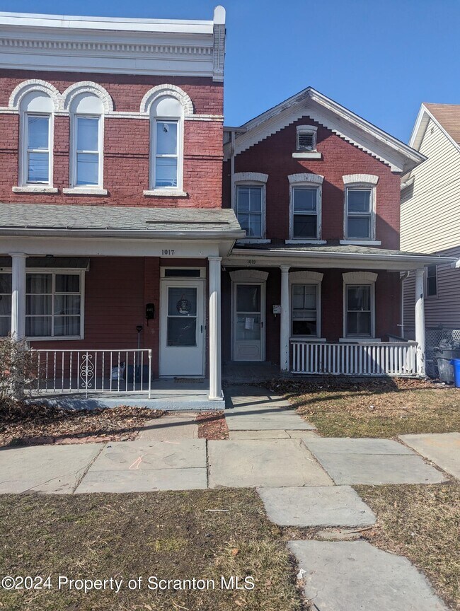Building Photo - 1019 N Irving Ave