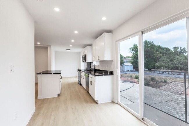 Building Photo - 6087 W 84th Ave