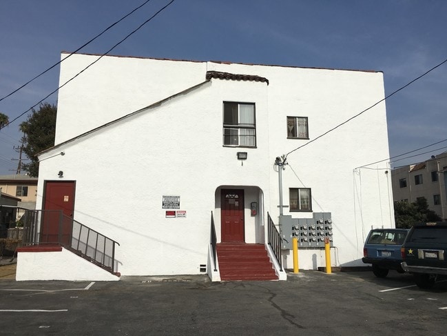 Building Photo - Ave 53