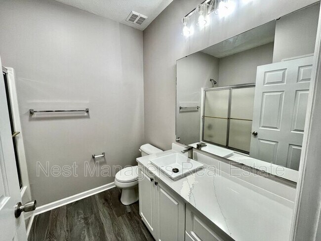 Foto del edificio - 649 Brandermill Rd