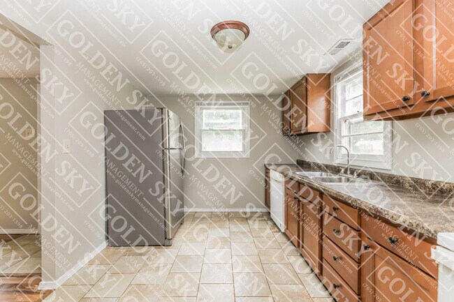 Foto del edificio - 1614 S Oakdale Dr