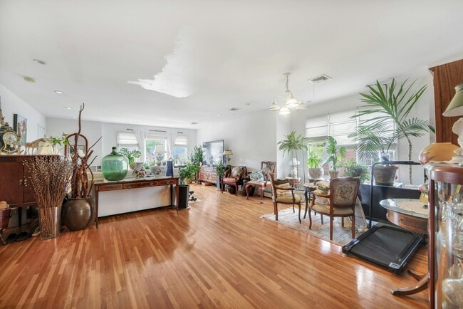 Foto del edificio - 467 3rd St