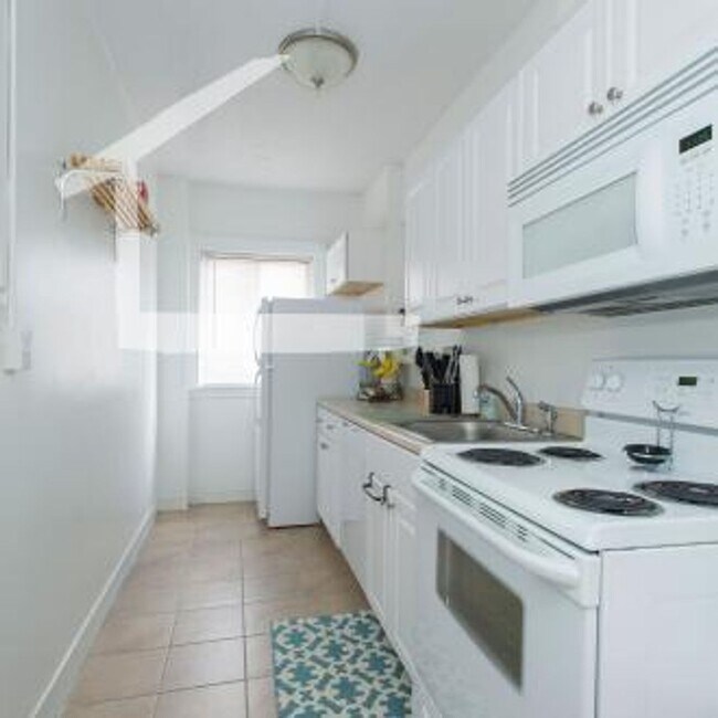 Building Photo - Nice 1 bed in Newton