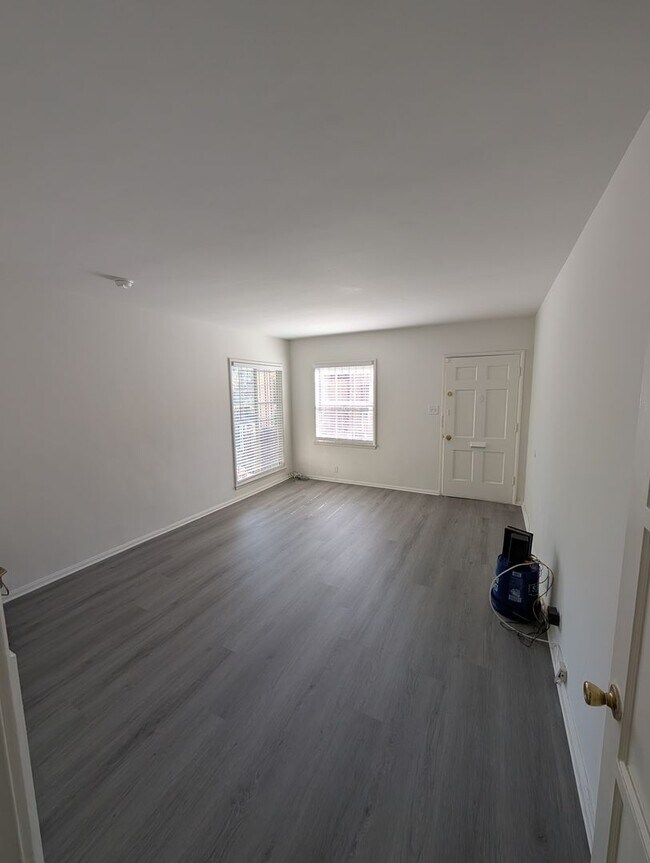 Building Photo - 2183 W. 27th Street