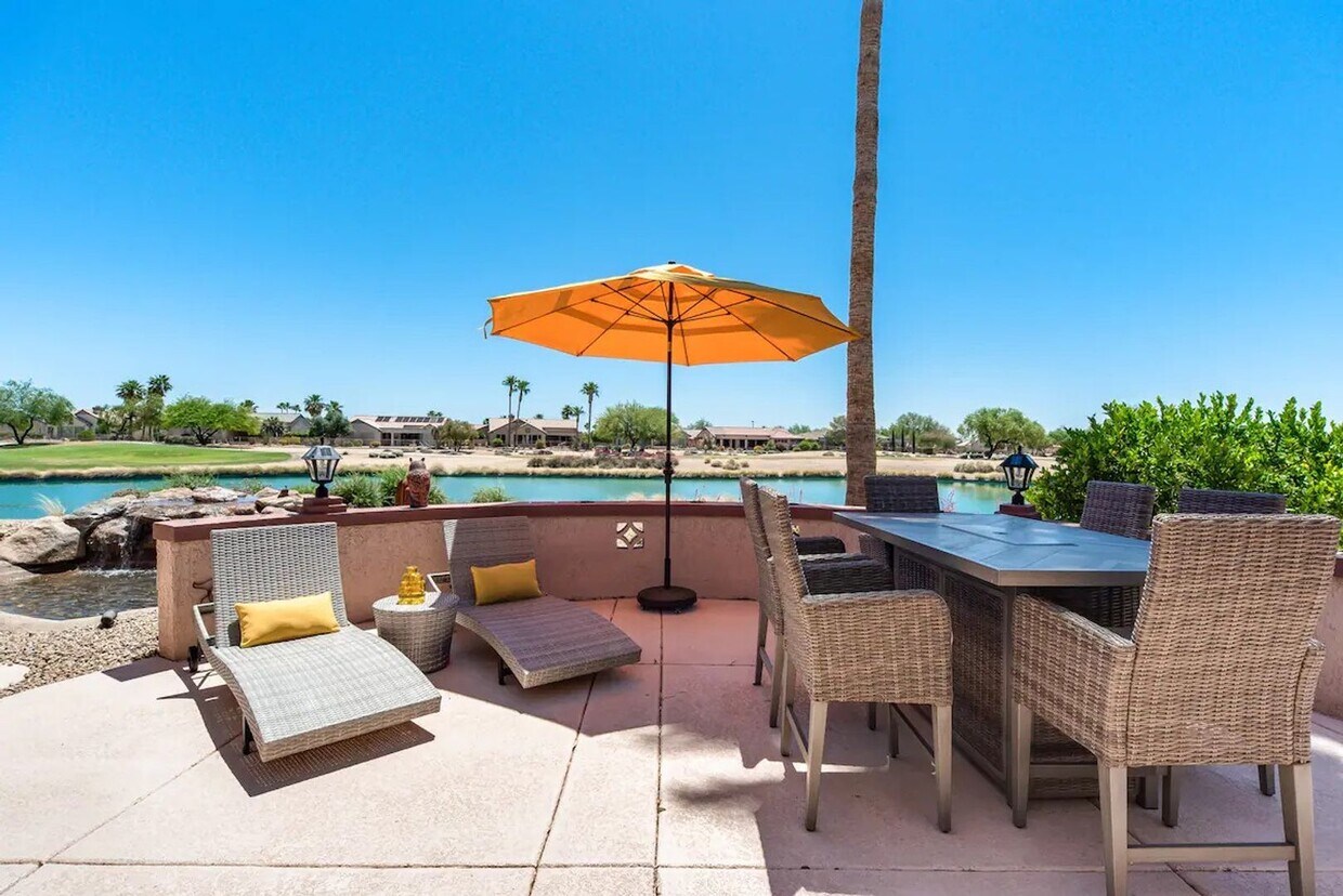 Foto principal - Cozy Home w/ Pond and Private Golf Course,...