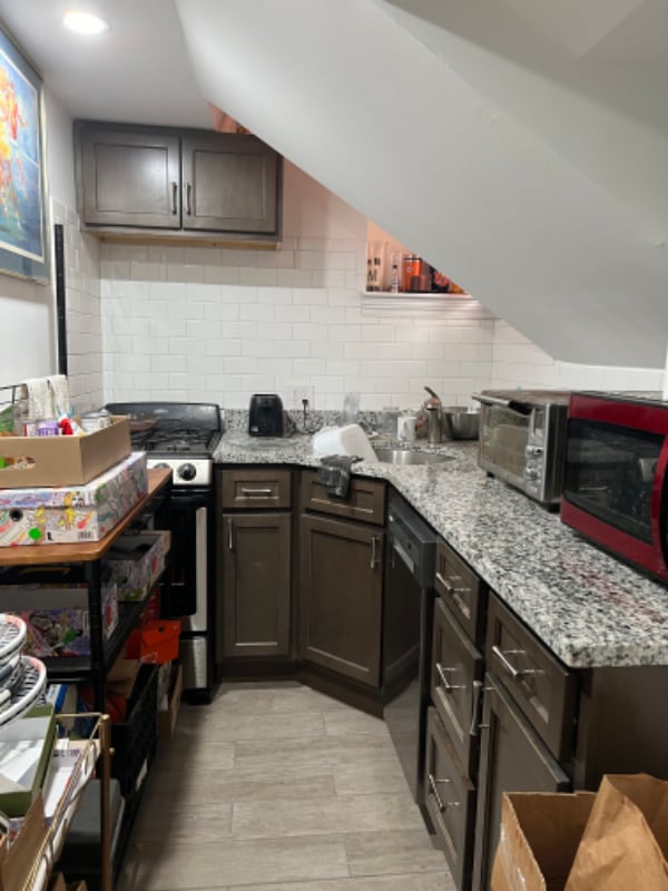 Photo - 257 Gano St House