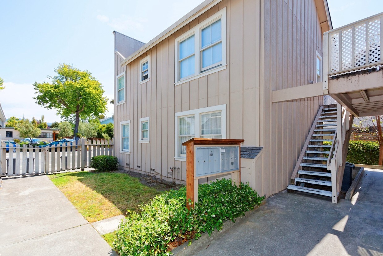 Primary Photo - 1800 6th