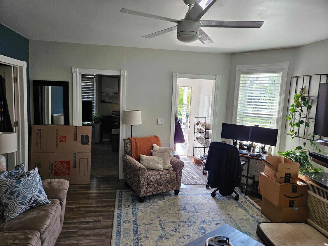 Foto principal - 713 N Wisconsin St