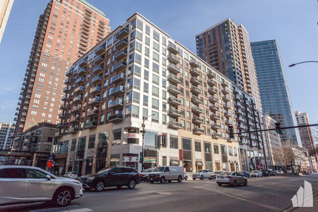 Building Photo - 1 E 8th St