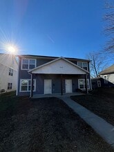 Building Photo - 1316 E Blaine St