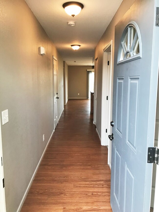 Building Photo - 3D Tour Available - Fenced-In Yard + Off-S...