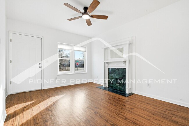 Foto del edificio - Charming Home with Washer/Dryer and Fenced Yard