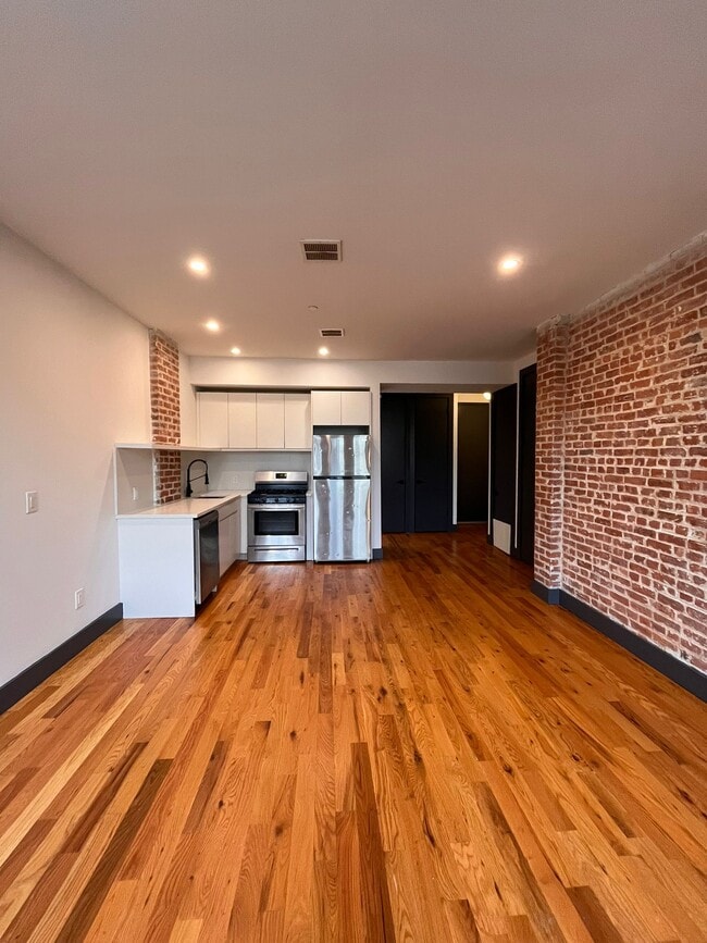 Building Photo - 568 Communipaw Ave