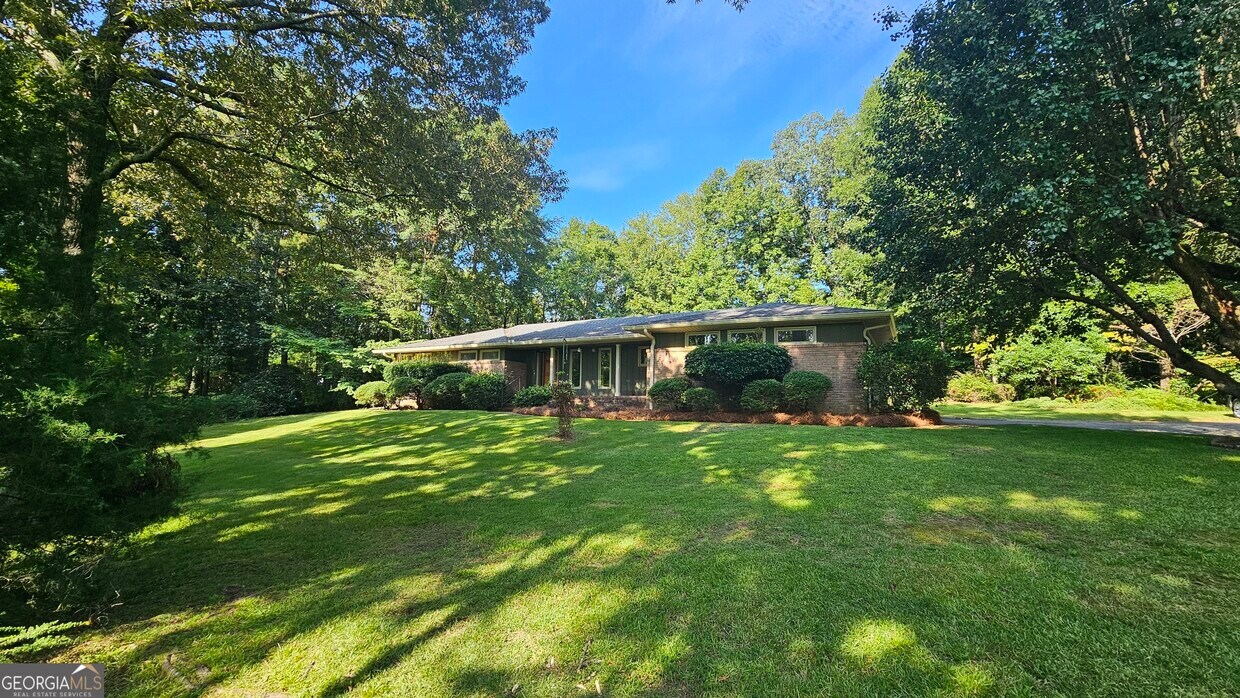 Primary Photo - 810 Joy Dr
