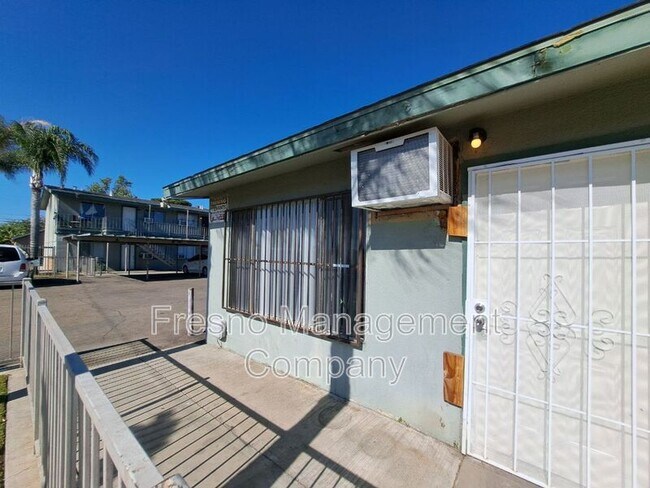 Foto del edificio - 441 S Dearing Ave