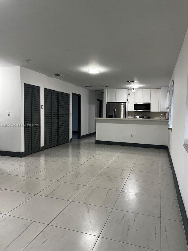 Foto del edificio - 6301 NW 1st Pl