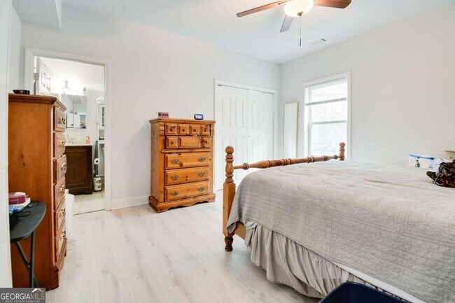 Foto del edificio - 1914 Crosswaters Dr