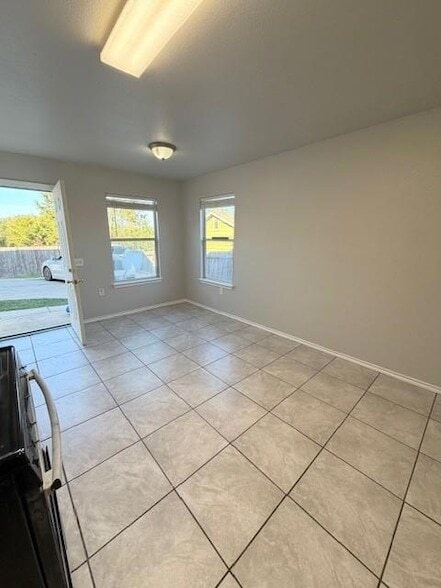 Foto del edificio - 17808 Golden Valley Dr