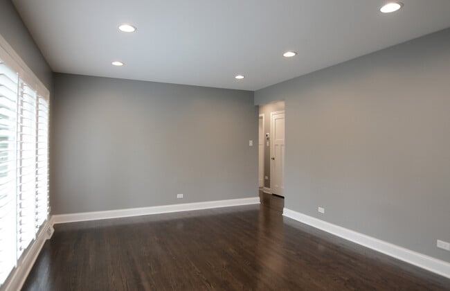 Building Photo - 465 W Fremont Ave