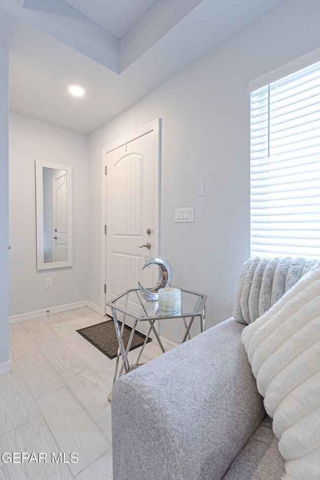 Foto del edificio - 546 Spanish Oak Dr
