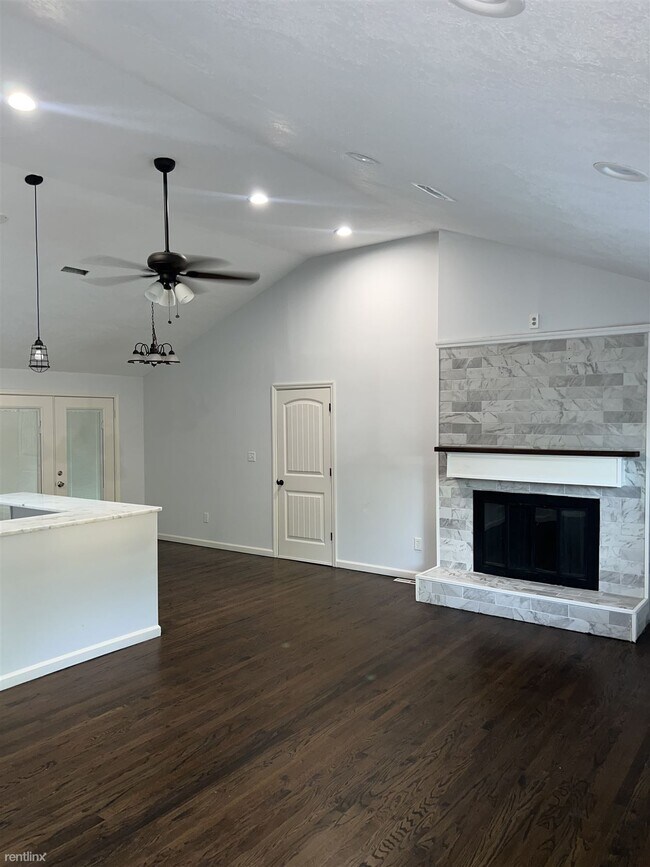 Building Photo - 4 br, 3 bath House - 9316 Fairwood Drive