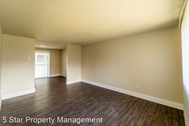 Foto del edificio - 2 br, 1 bath House - 6620 S. Madison St