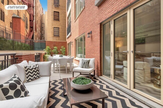 Foto del edificio - 40 E 72nd St