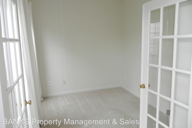 Building Photo - 9602 Laurel Oak Dr